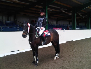 Georgia White Wins British Showjumping Club 1m Class at Brook Farm TC Essex
